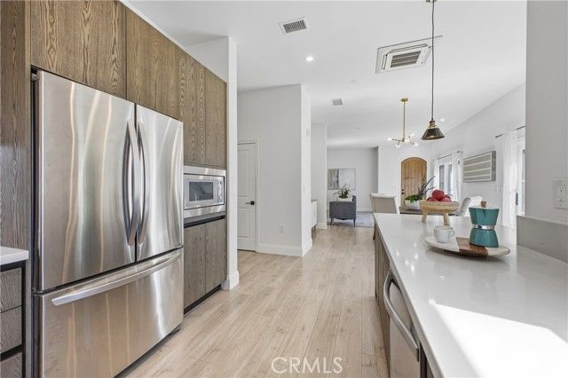 168 S Sierra Madre Blvd. 301, Pasadena, CA 91107