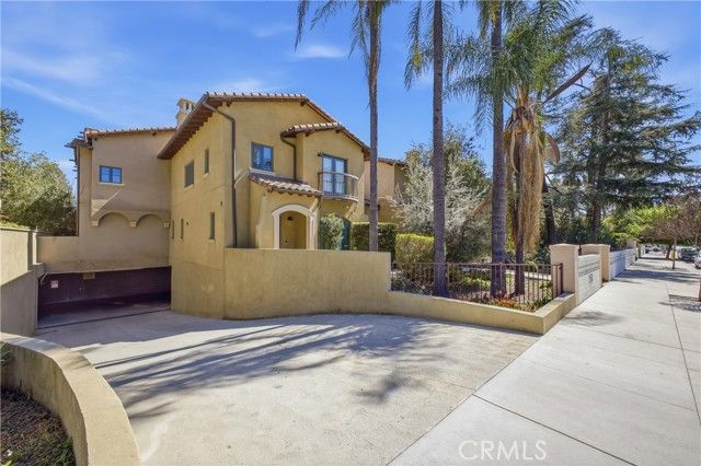 168 S Sierra Madre Blvd. 301, Pasadena, CA 91107