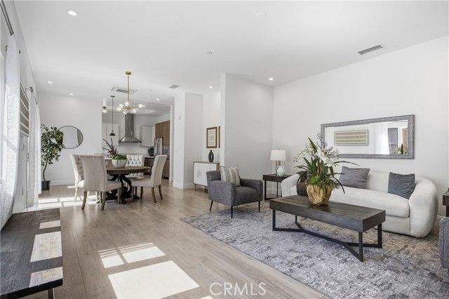 168 S Sierra Madre Blvd. 301, Pasadena, CA 91107