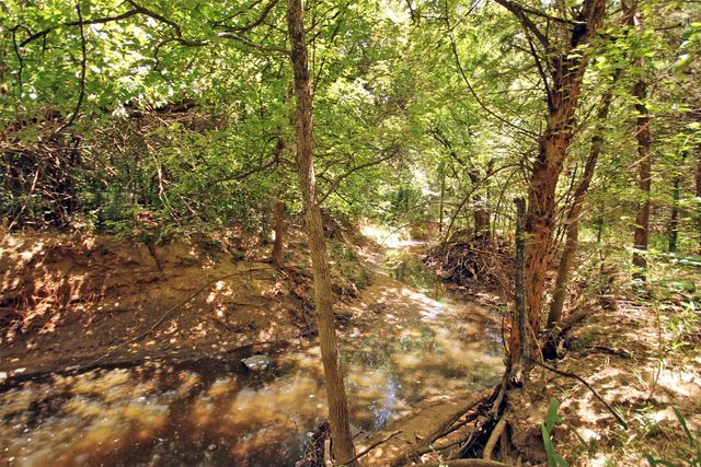 10 County Road 2263, Valley View, TX 76272