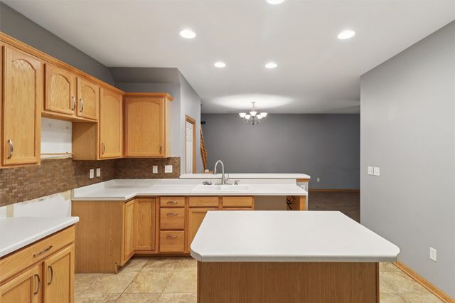 277 S 79th Street, West Des Moines, IA 50266