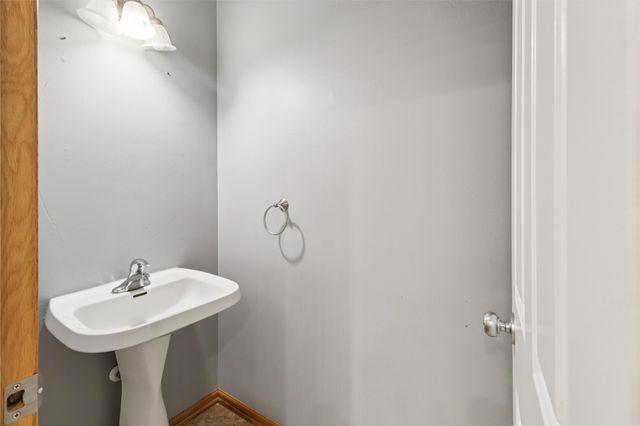 277 S 79th Street, West Des Moines, IA 50266