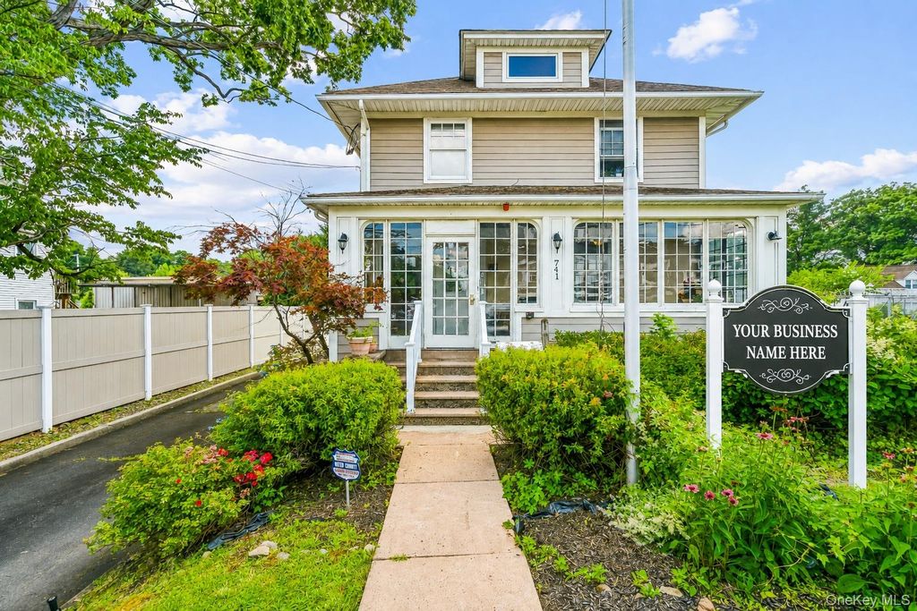 741 W Nyack Road, West Nyack, NY 10994 — exterior