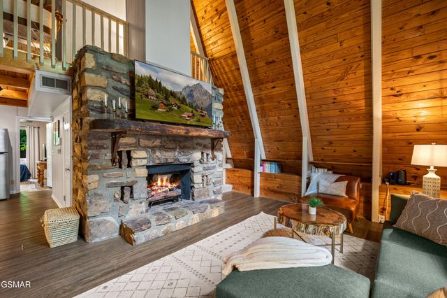 459 Sugar Mountain Way, Pigeon Forge, TN 37863