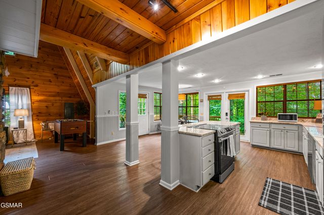 459 Sugar Mountain Way, Pigeon Forge, TN 37863