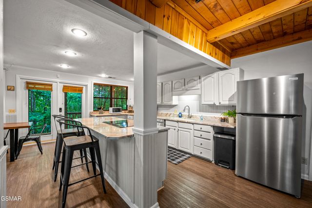 459 Sugar Mountain Way, Pigeon Forge, TN 37863