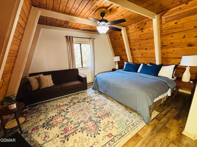 459 Sugar Mountain Way, Pigeon Forge, TN 37863