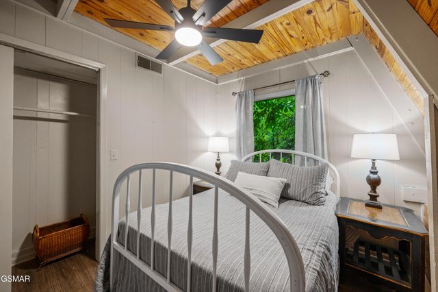 459 Sugar Mountain Way, Pigeon Forge, TN 37863