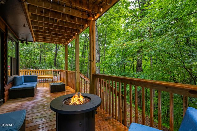 459 Sugar Mountain Way, Pigeon Forge, TN 37863