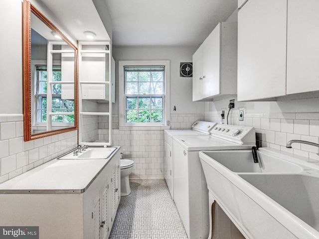 6009 HUNT CLUB LN, Baltimore, MD 21210