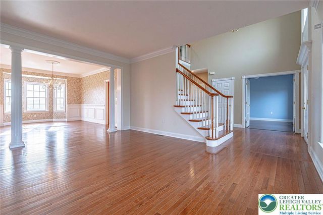 4123 Wyndemere Circle East, Lowhill Twp, PA 18078