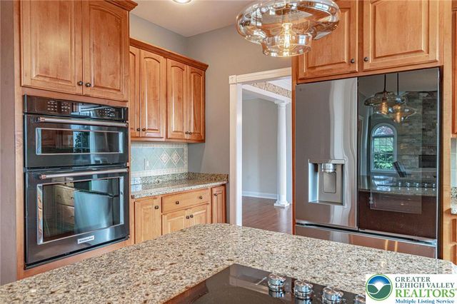 4123 Wyndemere Circle East, Lowhill Twp, PA 18078