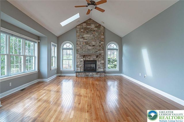 4123 Wyndemere Circle East, Lowhill Twp, PA 18078