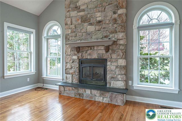 4123 Wyndemere Circle East, Lowhill Twp, PA 18078