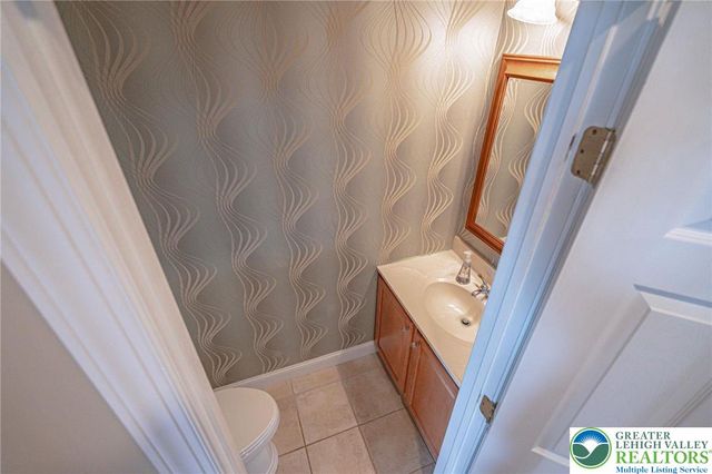 4123 Wyndemere Circle East, Lowhill Twp, PA 18078