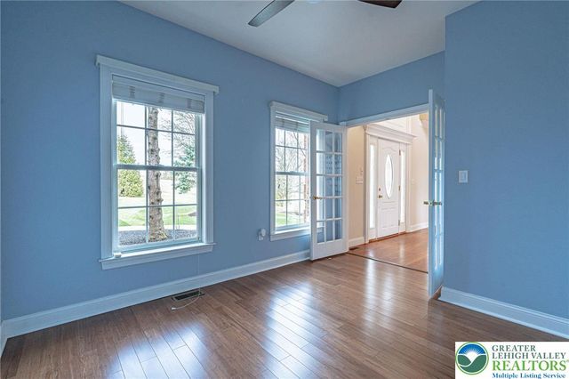 4123 Wyndemere Circle East, Lowhill Twp, PA 18078