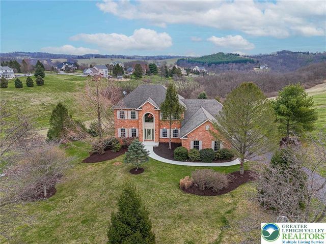 4123 Wyndemere Circle East, Lowhill Twp, PA 18078