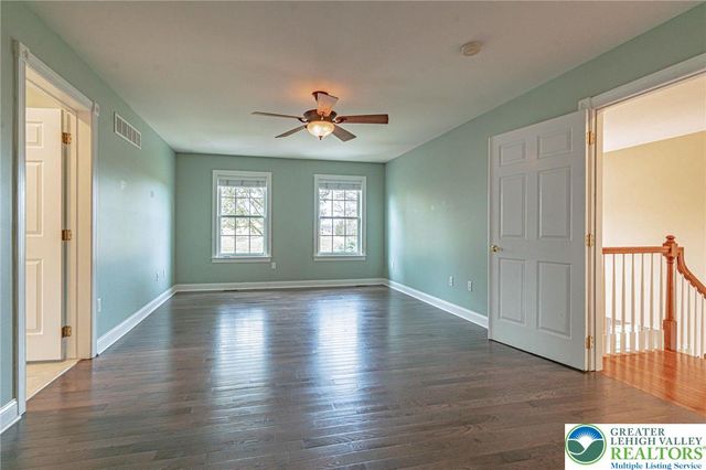 4123 Wyndemere Circle East, Lowhill Twp, PA 18078