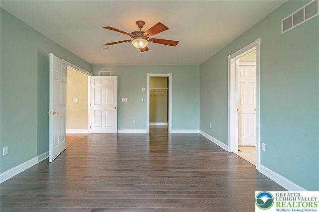 4123 Wyndemere Circle East, Lowhill Twp, PA 18078