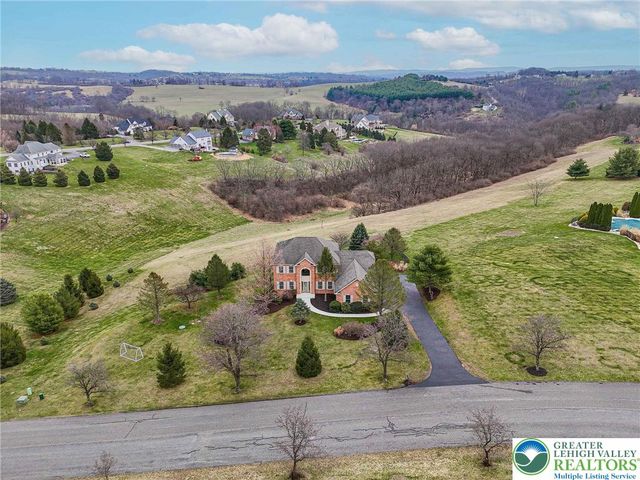 4123 Wyndemere Circle East, Lowhill Twp, PA 18078