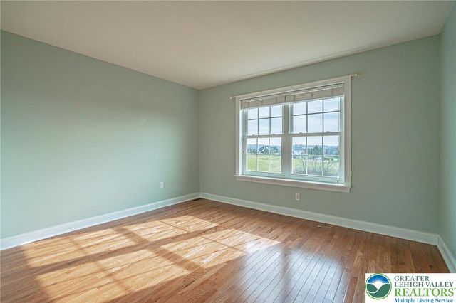 4123 Wyndemere Circle East, Lowhill Twp, PA 18078