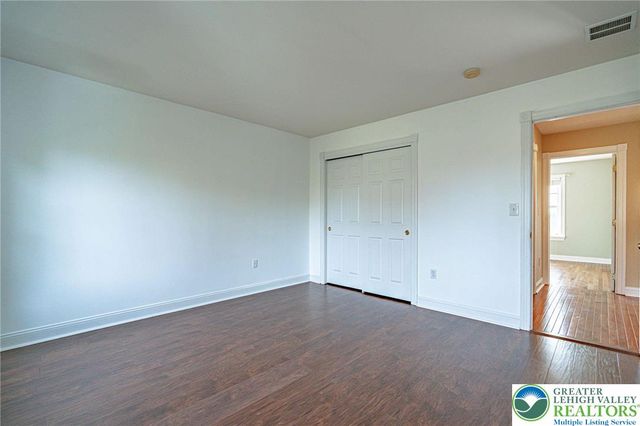 4123 Wyndemere Circle East, Lowhill Twp, PA 18078