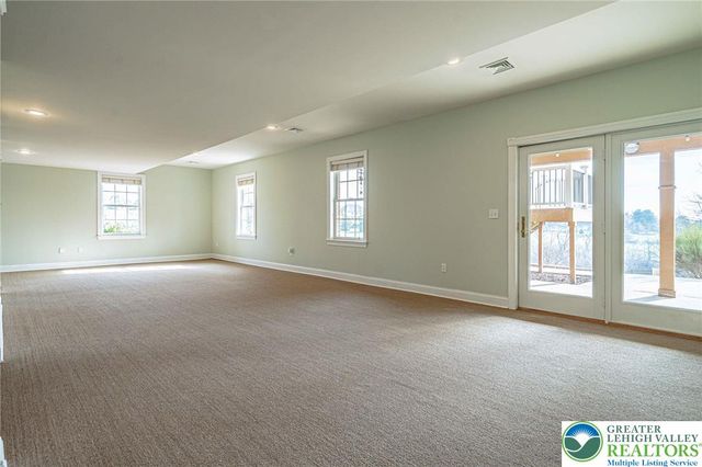 4123 Wyndemere Circle East, Lowhill Twp, PA 18078