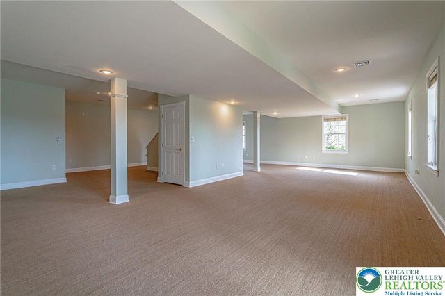 4123 Wyndemere Circle East, Lowhill Twp, PA 18078