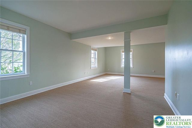 4123 Wyndemere Circle East, Lowhill Twp, PA 18078