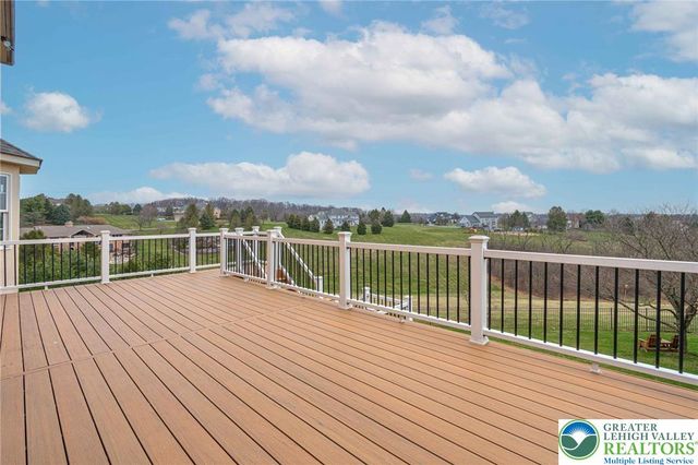 4123 Wyndemere Circle East, Lowhill Twp, PA 18078