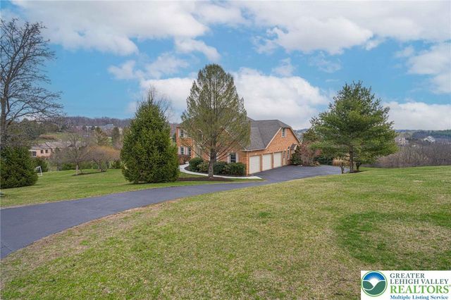 4123 Wyndemere Circle East, Lowhill Twp, PA 18078