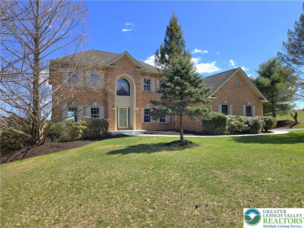 4123 Wyndemere Circle East, Lowhill Twp, PA 18078