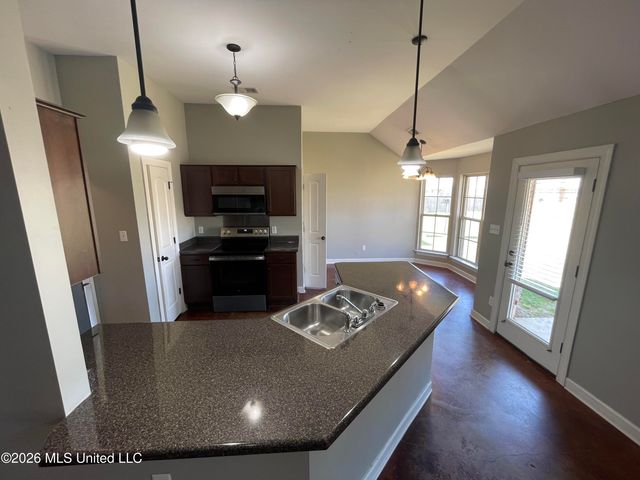 8821 Smith Ranch Drive, Southaven, MS 38671