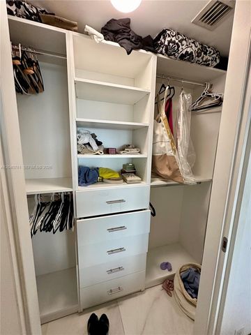 1300 Brickell Bay Dr 2106, Miami, FL 33131