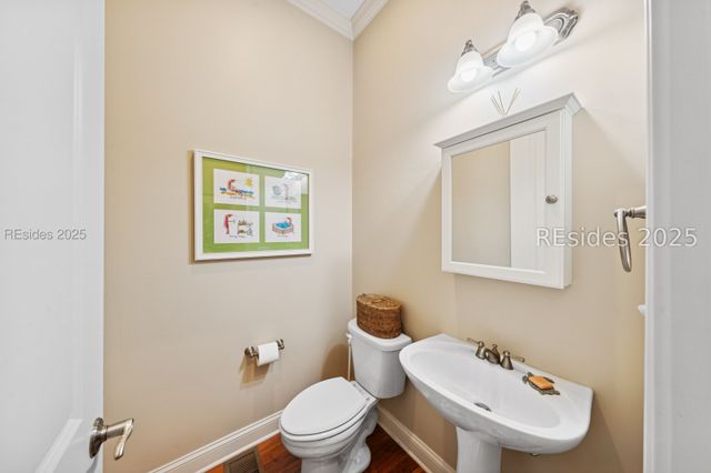 20 Trade Winds Trce Apt 4, Hilton Head Island, SC 29928