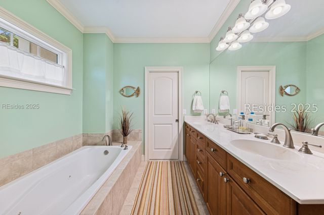 20 Trade Winds Trce Apt 4, Hilton Head Island, SC 29928