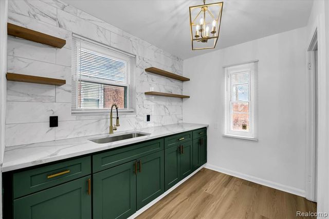 8603 Whitcomb Street, Detroit, MI 48228