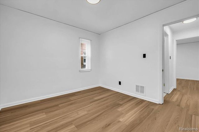 8603 Whitcomb Street, Detroit, MI 48228