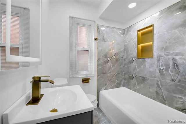 8603 Whitcomb Street, Detroit, MI 48228