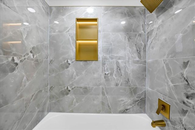 8603 Whitcomb Street, Detroit, MI 48228