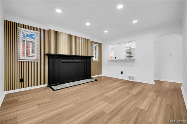 8603 Whitcomb Street, Detroit, MI 48228