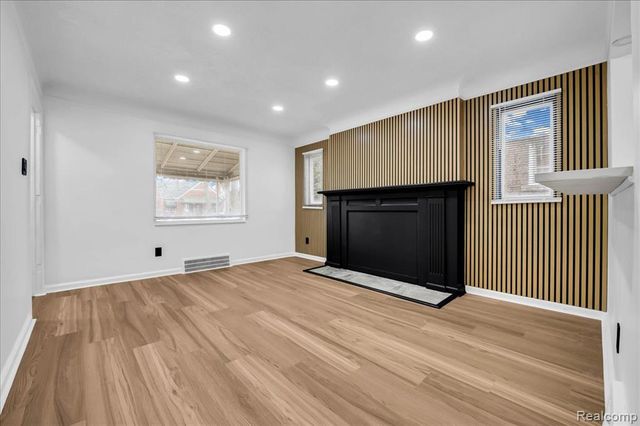 8603 Whitcomb Street, Detroit, MI 48228