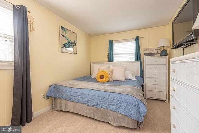 12005 ASSAWOMAN DR, Ocean City, MD 21842