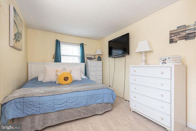 12005 ASSAWOMAN DR, Ocean City, MD 21842