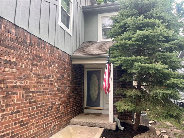 10566 Long Street, Overland Park, KS 66215