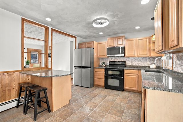 8 Beauchesne Drive, Hooksett, NH 03106
