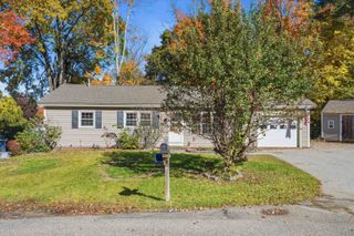 8 Beauchesne Drive, Hooksett, NH 03106