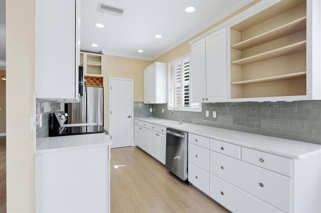 8050 VICTORIA FALLS CIRCLE, Sarasota, FL 34243