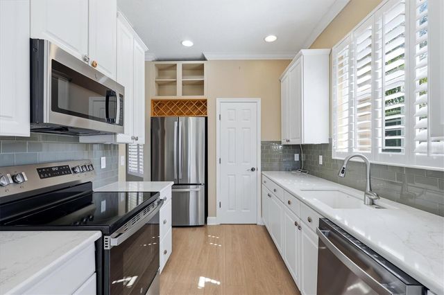 8050 VICTORIA FALLS CIRCLE, Sarasota, FL 34243