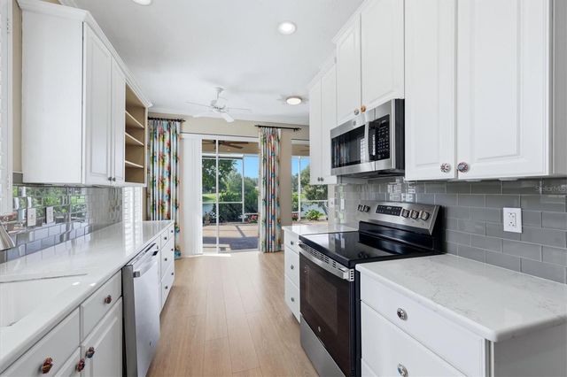 8050 VICTORIA FALLS CIRCLE, Sarasota, FL 34243